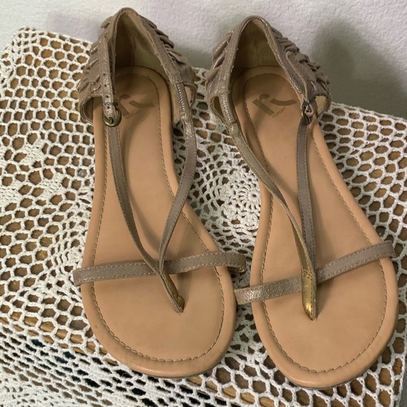Report flat sandals Clearance